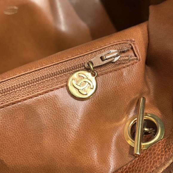 VINTAGE CHANEL Front Pocket Leather Shoulder Bag / Purse - Picture 9 of 11